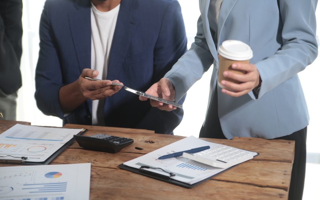 réunion d'affaires consultation financière en entreprise