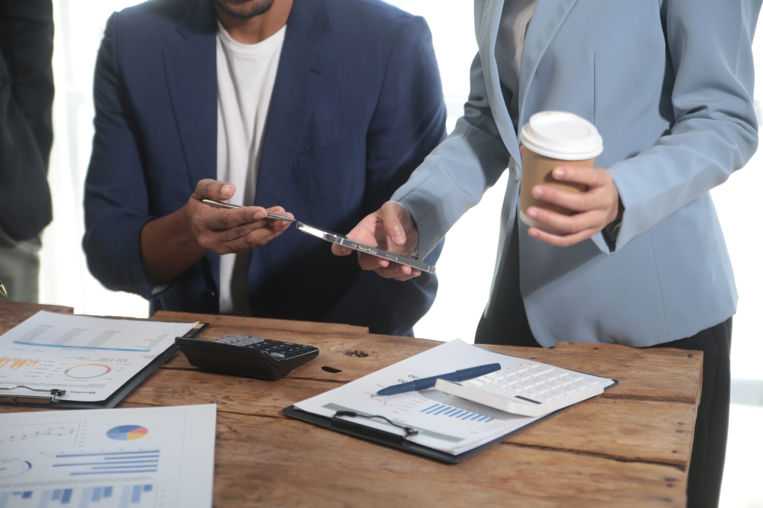 réunion d'affaires consultation financière en entreprise